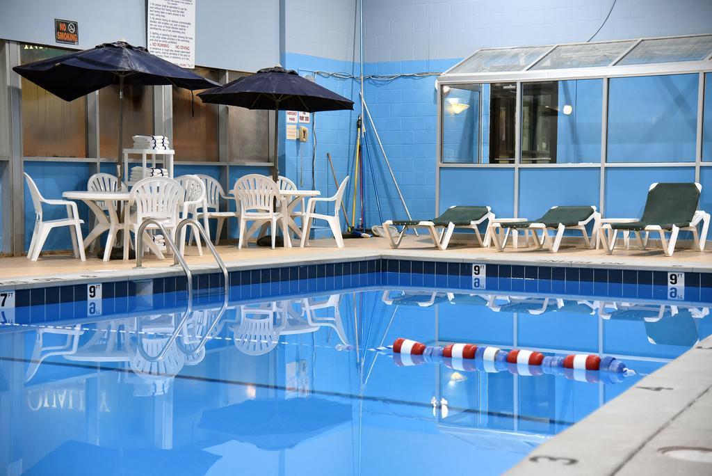 Quality Inn & Suites Near I-480 And I-29 カウンシルブラフス エクステリア 写真