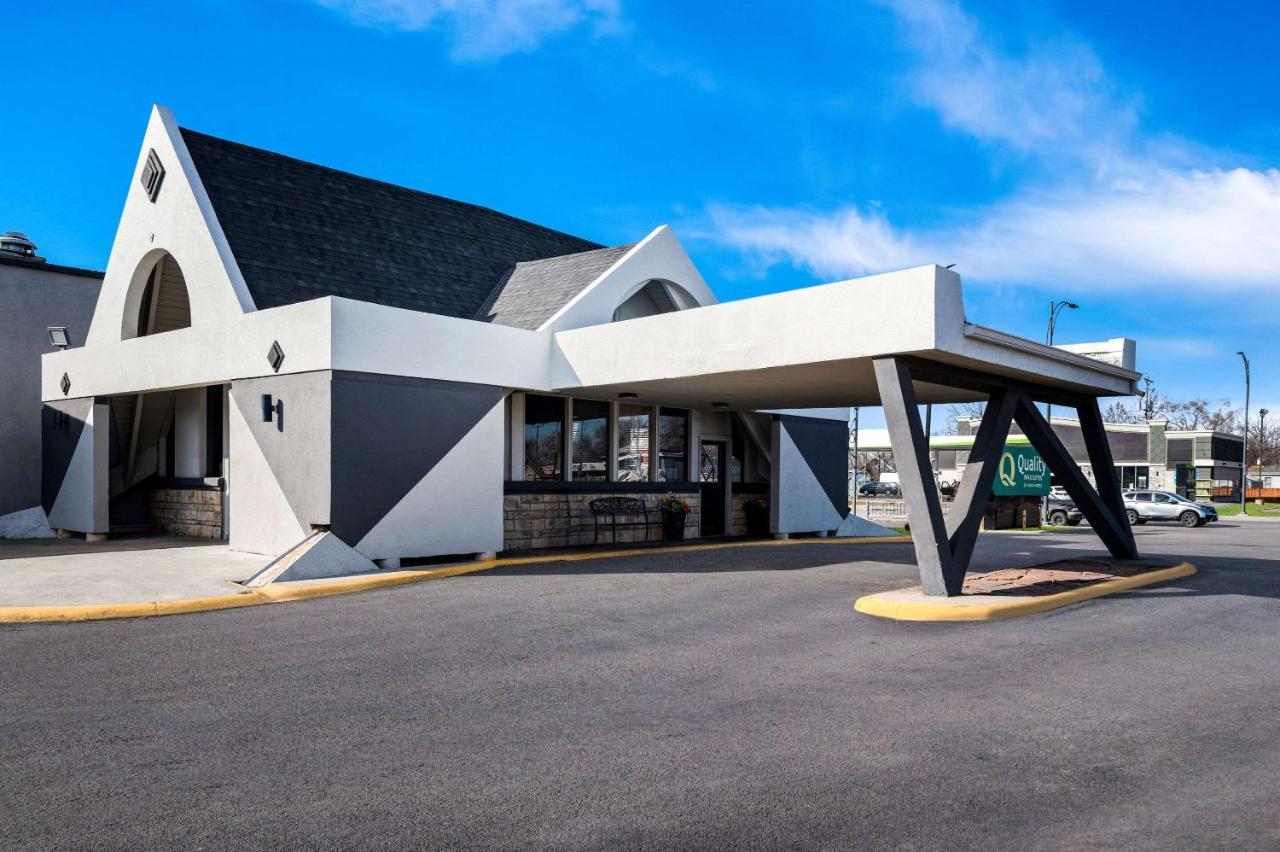 Quality Inn & Suites Near I-480 And I-29 カウンシルブラフス エクステリア 写真
