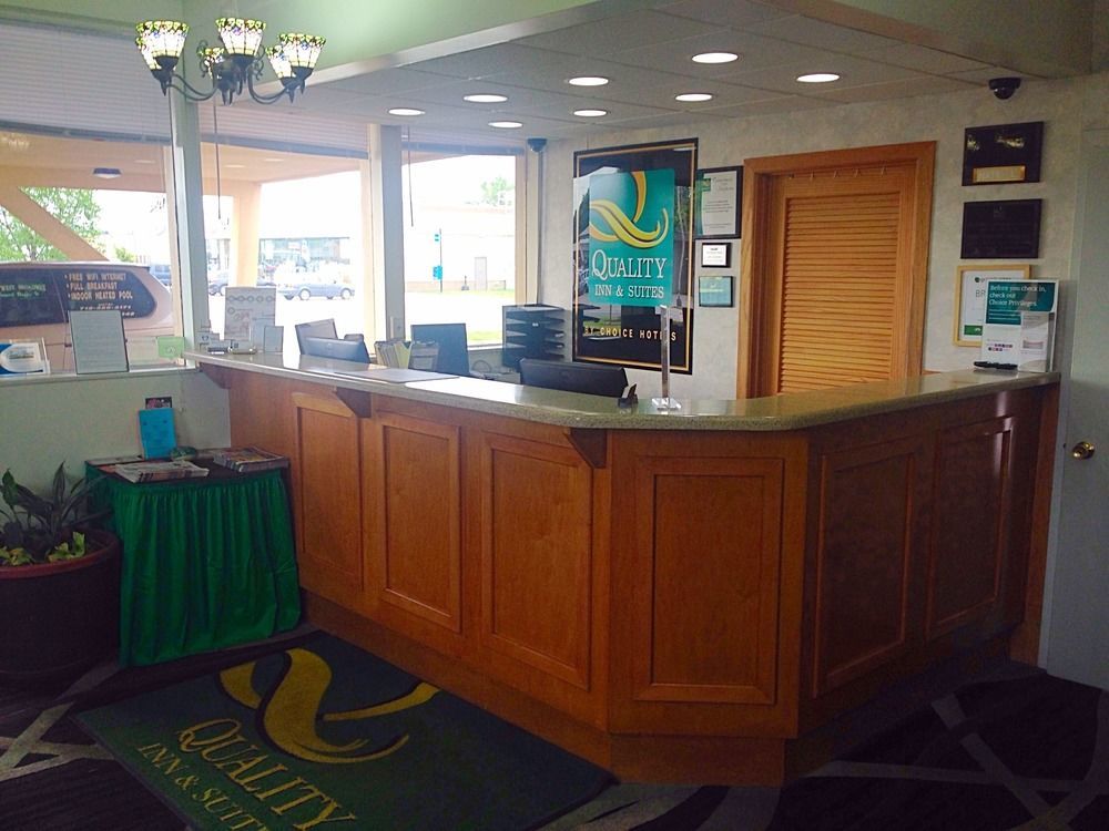 Quality Inn & Suites Near I-480 And I-29 カウンシルブラフス エクステリア 写真