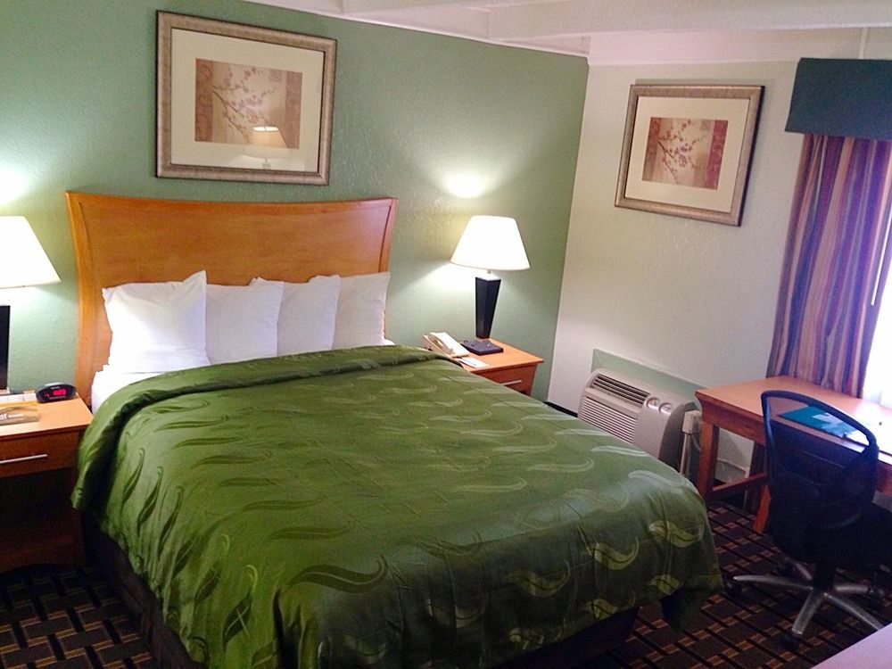 Quality Inn & Suites Near I-480 And I-29 カウンシルブラフス エクステリア 写真