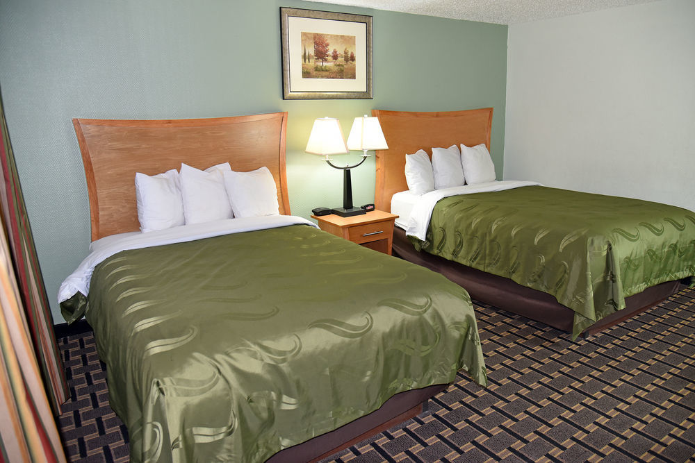 Quality Inn & Suites Near I-480 And I-29 カウンシルブラフス エクステリア 写真
