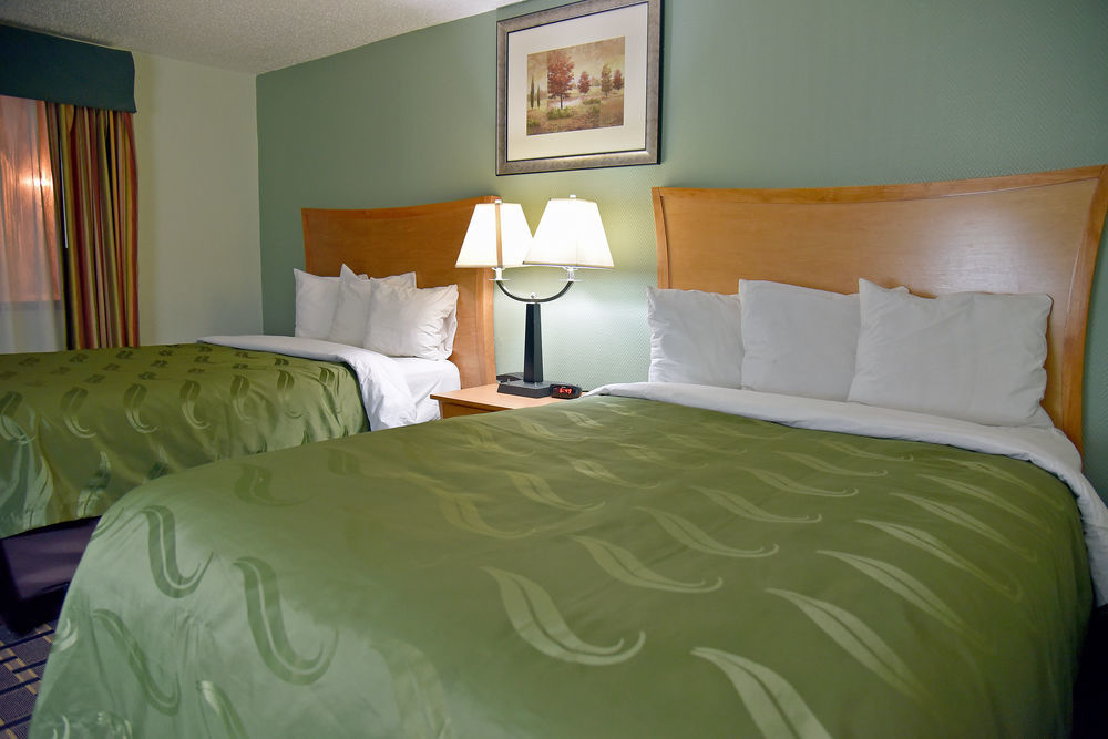 Quality Inn & Suites Near I-480 And I-29 カウンシルブラフス エクステリア 写真