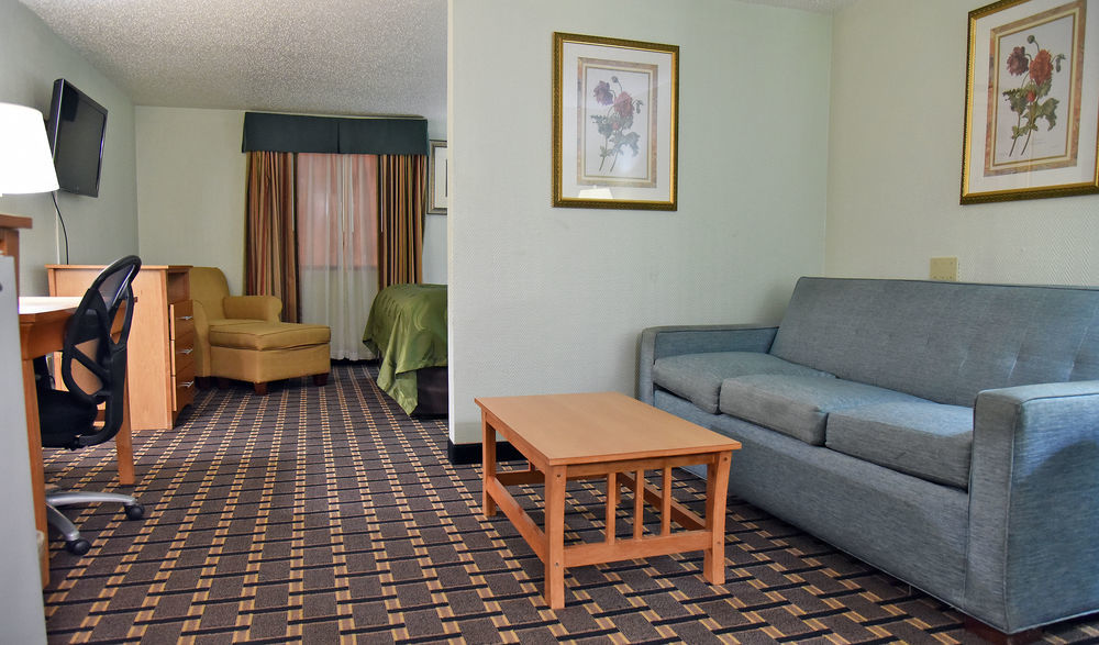 Quality Inn & Suites Near I-480 And I-29 カウンシルブラフス エクステリア 写真