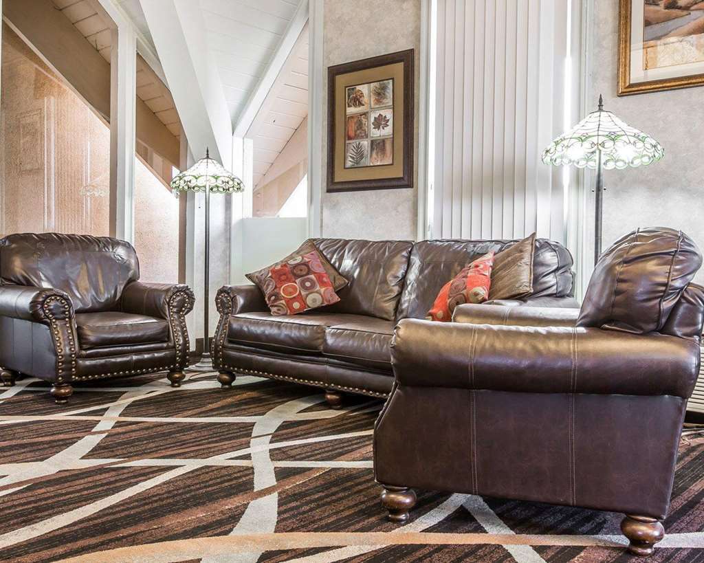 Quality Inn & Suites Near I-480 And I-29 カウンシルブラフス インテリア 写真